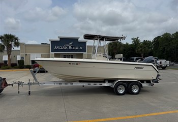 2001 Pursuit 2270 CC Boat